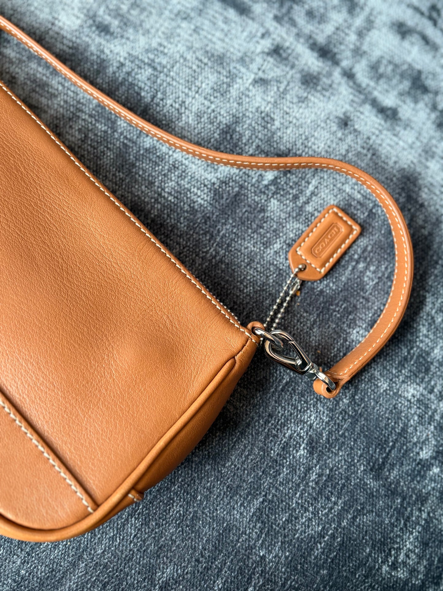 Vintage Coach Demi baguette